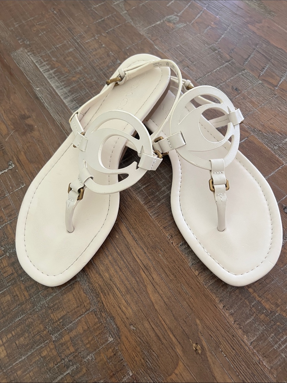 Coach Women's Cream Logo-Cutout Thong Sandals